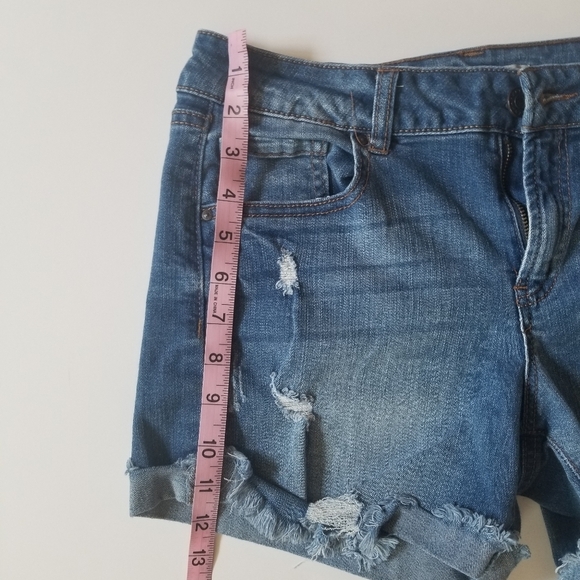 ☀️ Refuge Denim Distressed Shorts - Picture 2 of 5